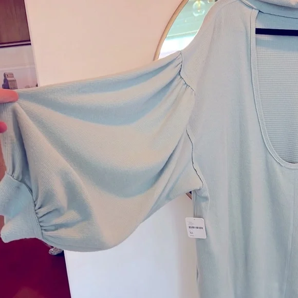 Blue Free People Winnie Baby blue sweater peek a boo style tunic NWT - Picture 4 of 9